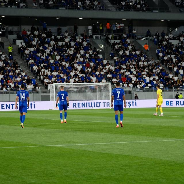 CSM Ramnicu Valcea đối đầu CSA Steaua Bucureşti: Giao hữu hè 18/07
